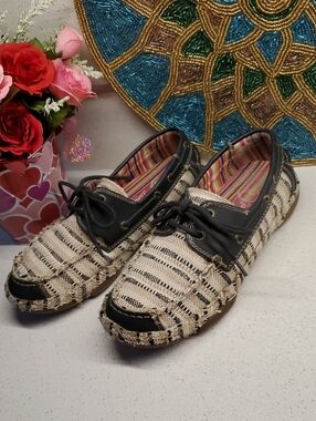 TONY LAMA Beige and Black Woven Driving Loafers (sz 8.5)